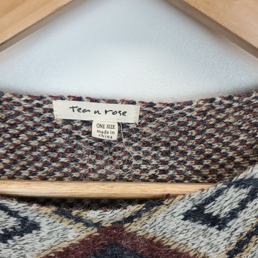 Tea & Rose Aztec Fringe Sweater - Picture 9 of 10
